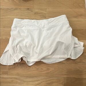 Lululemon Women's White Pleated skirt